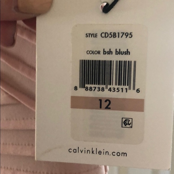 Dress - Picture 4 of 7